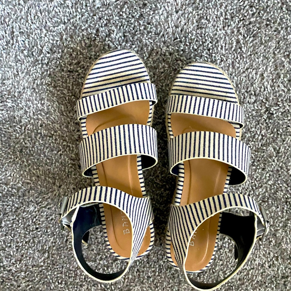Platform sandals